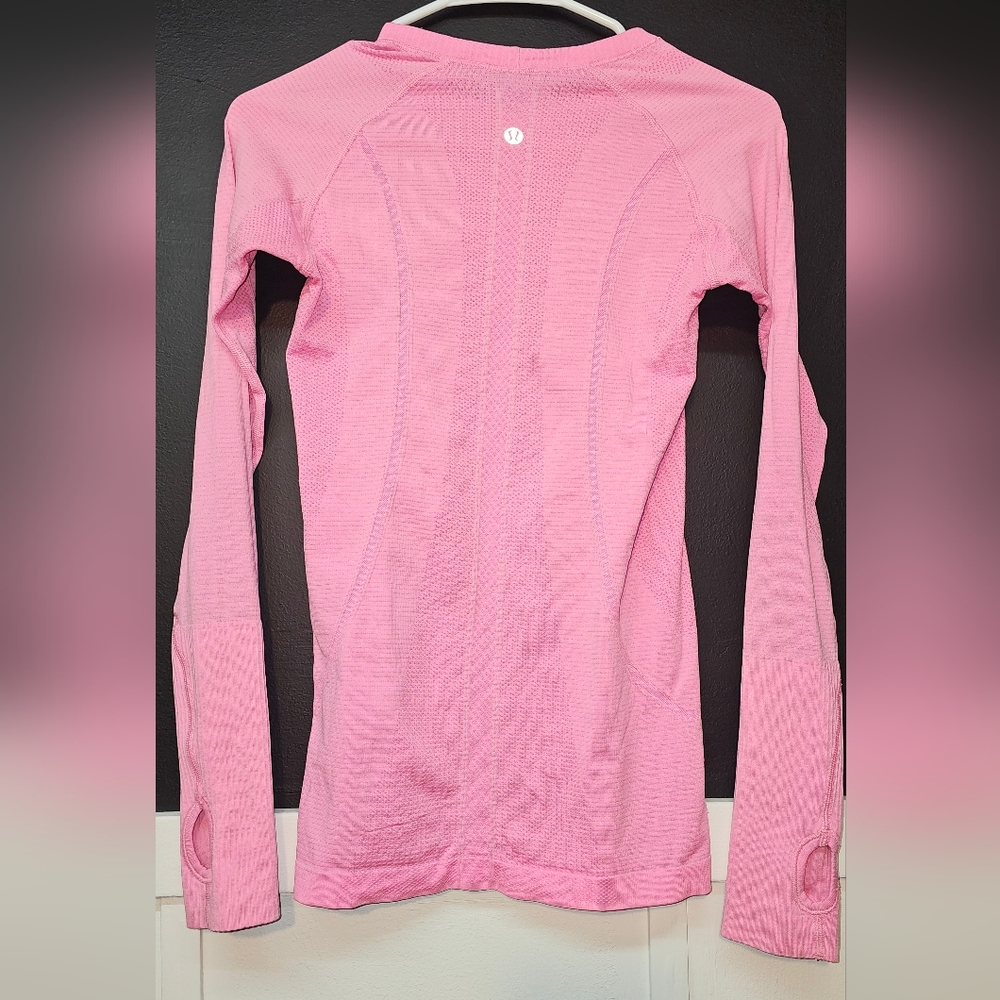 Lululemon Swiftly Tech Long Sleeve Crew size 4